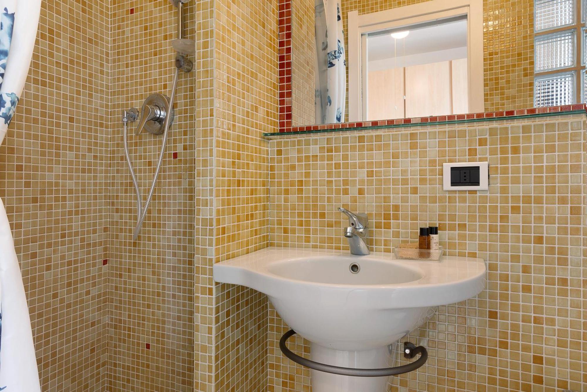 Comfort Apartment - Duomo, San Siro Milan Bagian luar foto